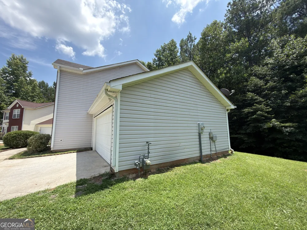 4368 Gray Raptor CIR Snellville, GA 30039