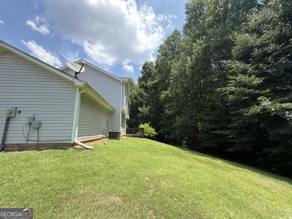 4368 Gray Raptor CIR Snellville, GA 30039