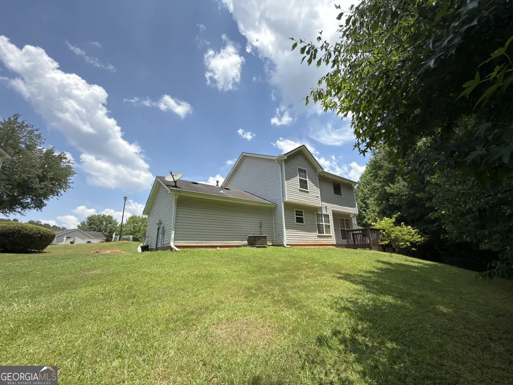 4368 Gray Raptor CIR Snellville, GA 30039