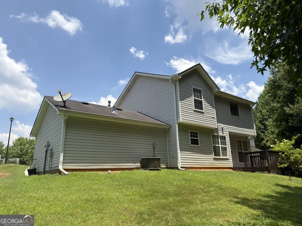4368 Gray Raptor CIR Snellville, GA 30039