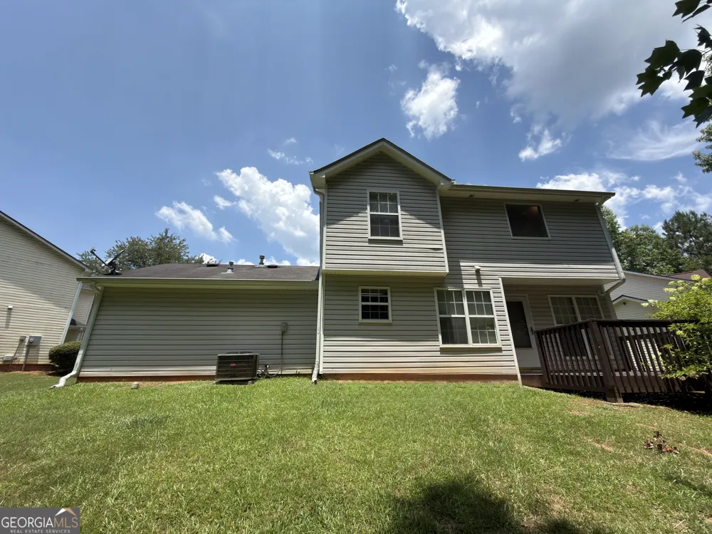 4368 Gray Raptor CIR Snellville, GA 30039