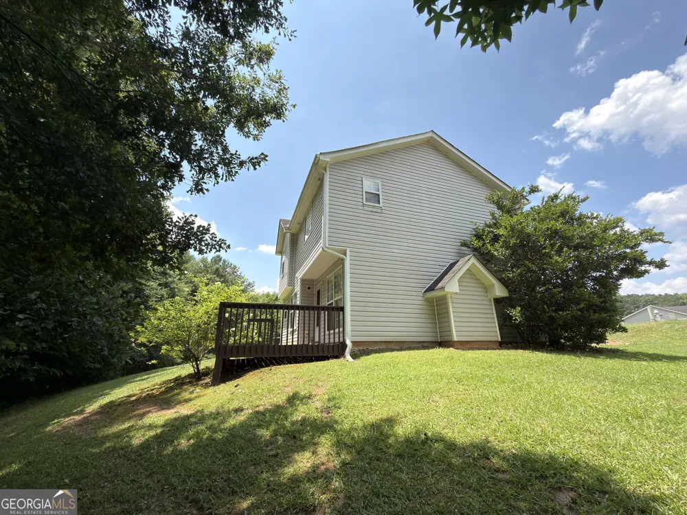 4368 Gray Raptor CIR Snellville, GA 30039