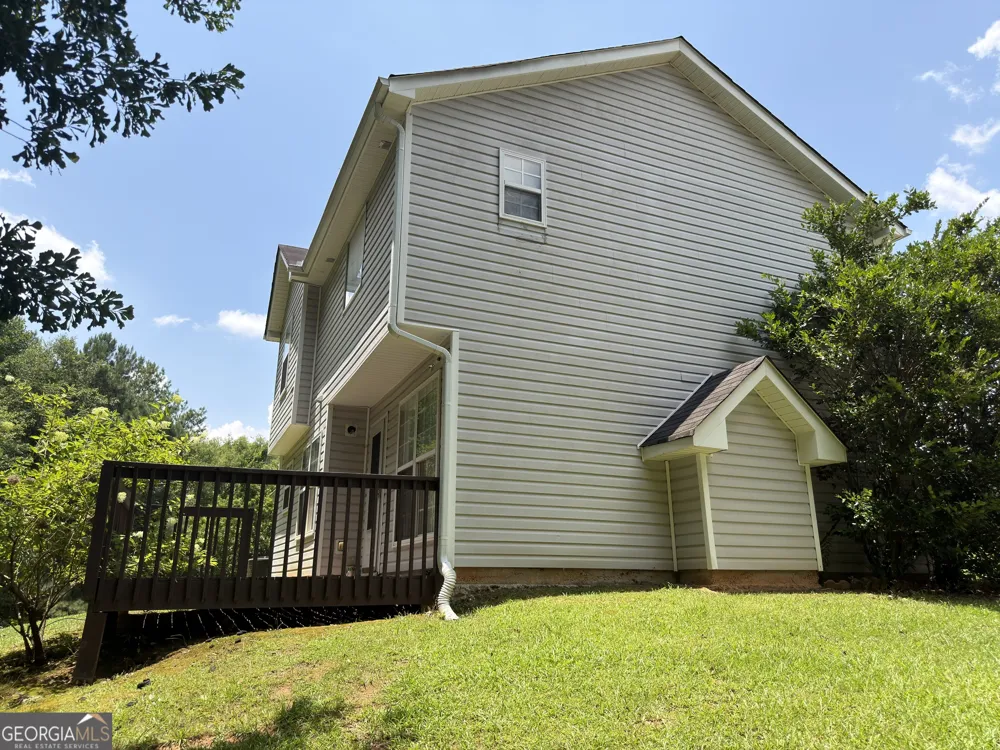 4368 Gray Raptor CIR Snellville, GA 30039
