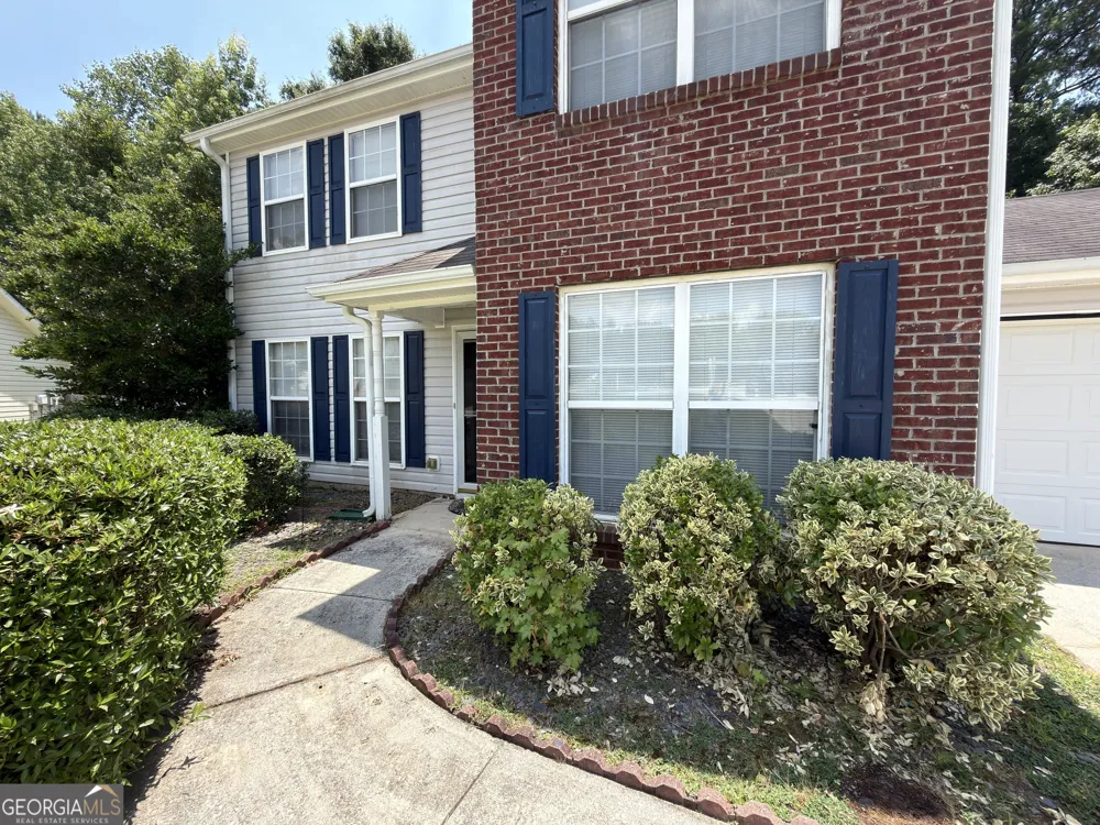 4368 Gray Raptor CIR Snellville, GA 30039