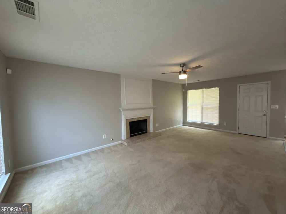 4368 Gray Raptor CIR Snellville, GA 30039