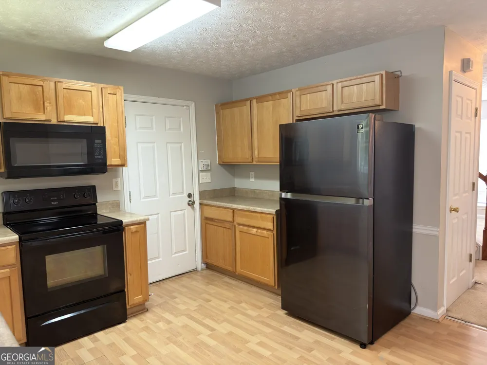 4368 Gray Raptor CIR Snellville, GA 30039