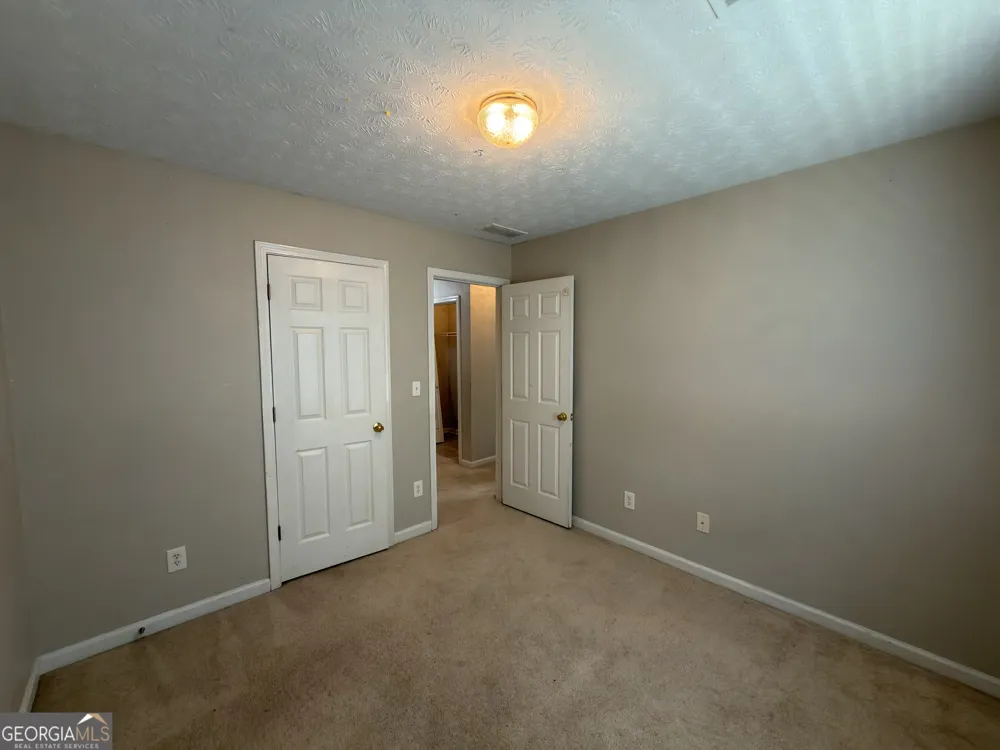 4368 Gray Raptor CIR Snellville, GA 30039