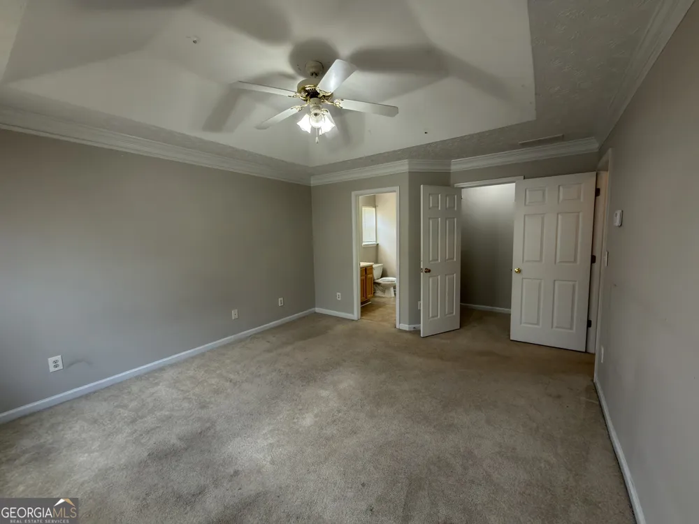 4368 Gray Raptor CIR Snellville, GA 30039