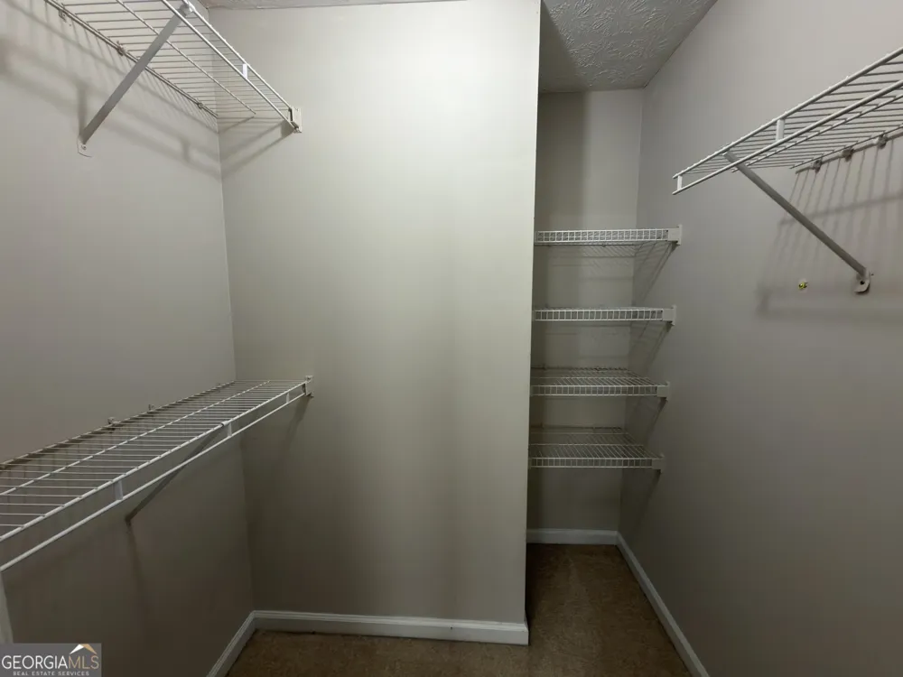 4368 Gray Raptor CIR Snellville, GA 30039