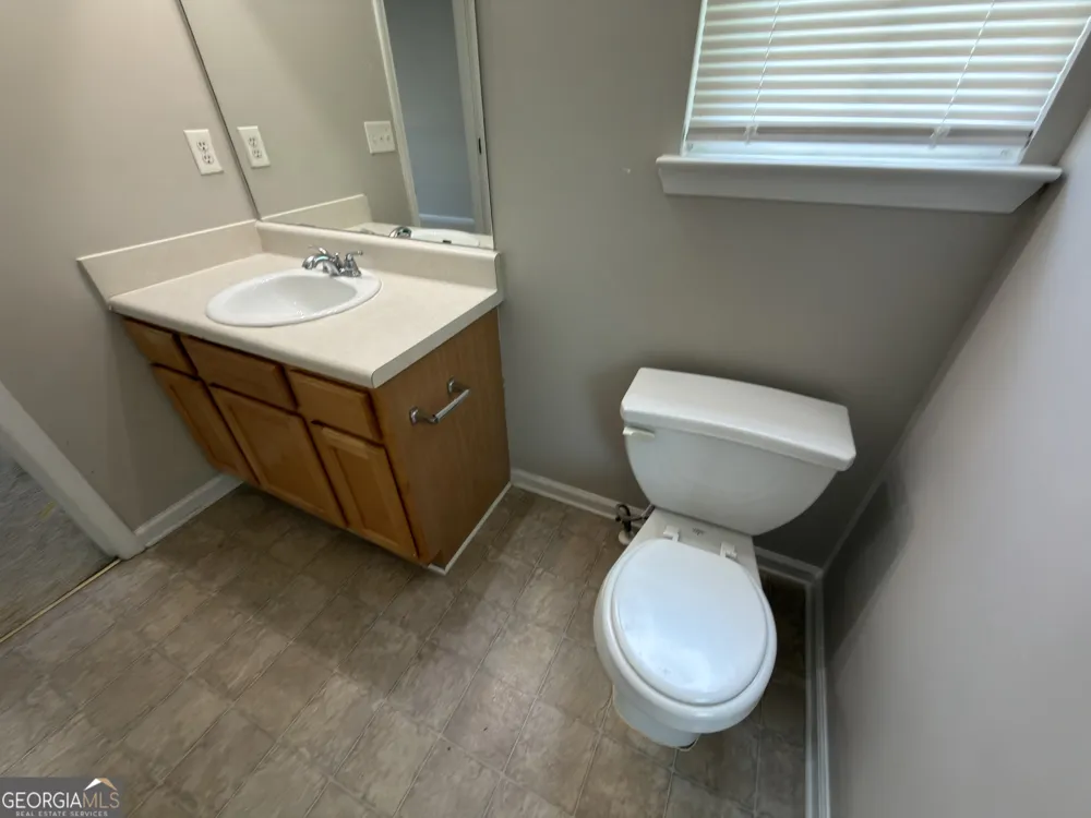 4368 Gray Raptor CIR Snellville, GA 30039