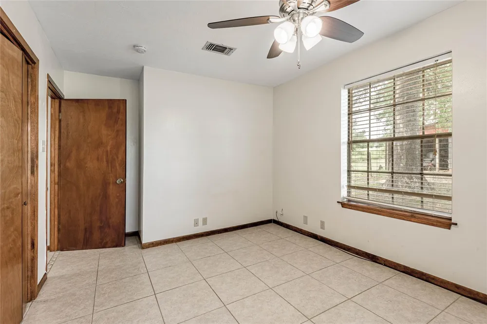 4640 Fm 1374 Road #A Huntsville, TX 77340