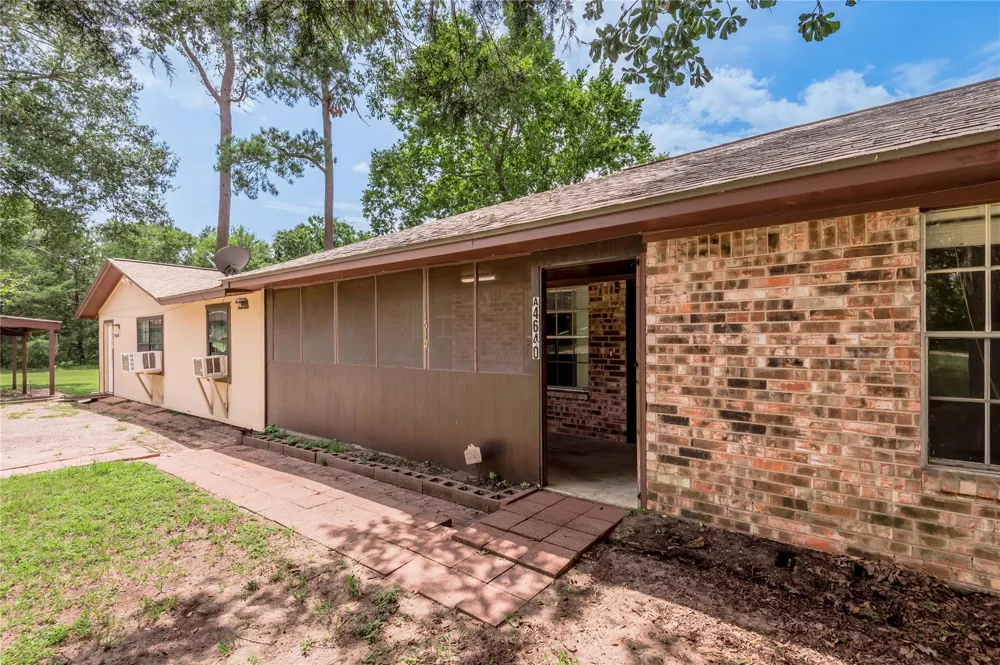 4640 Fm 1374 Road #A Huntsville, TX 77340