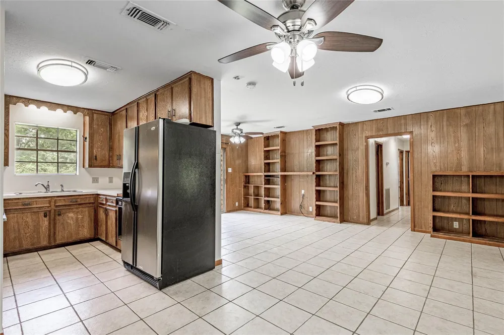 4640 Fm 1374 Road #A Huntsville, TX 77340