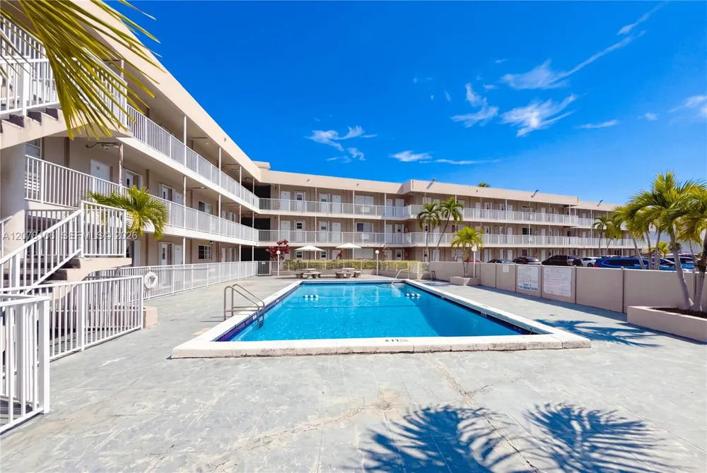 6580 Santona St #16 Coral Gables, FL 33146