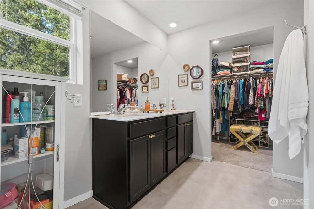 1137 SW Pendleton Way Port Orchard, WA 98367