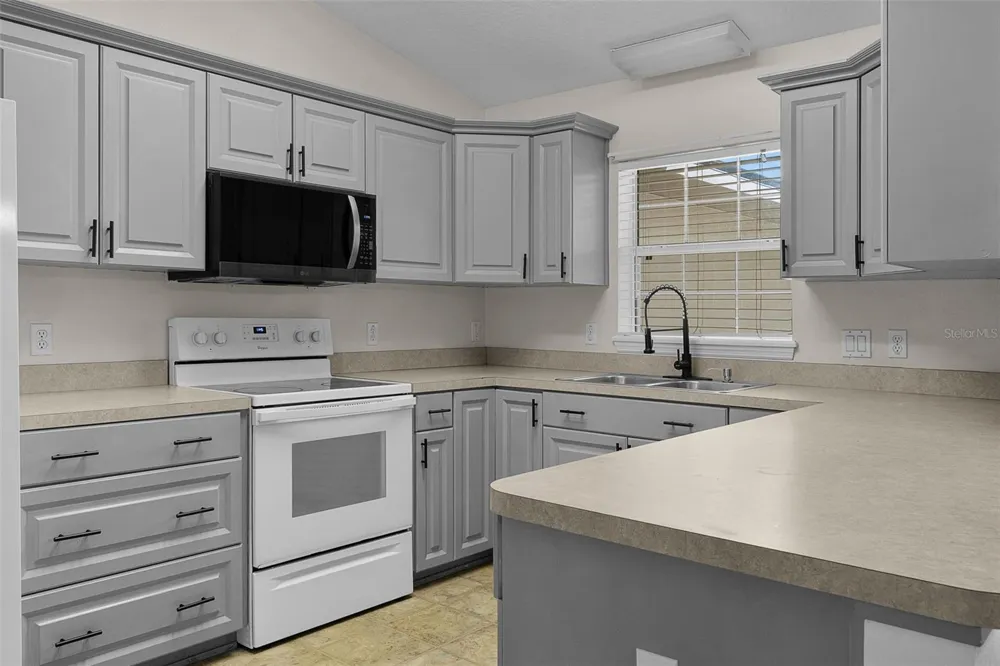 36127 PINE TREE STREET Fruitland Park, FL 34731