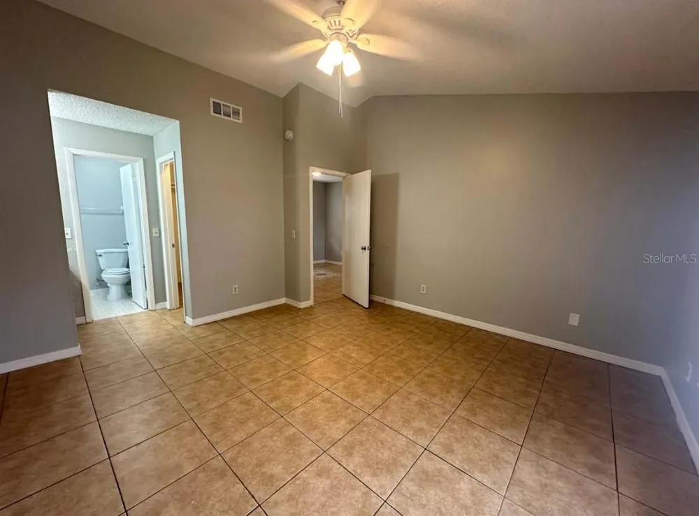 1746 MEREDITH AVENUE Deltona, FL 32738