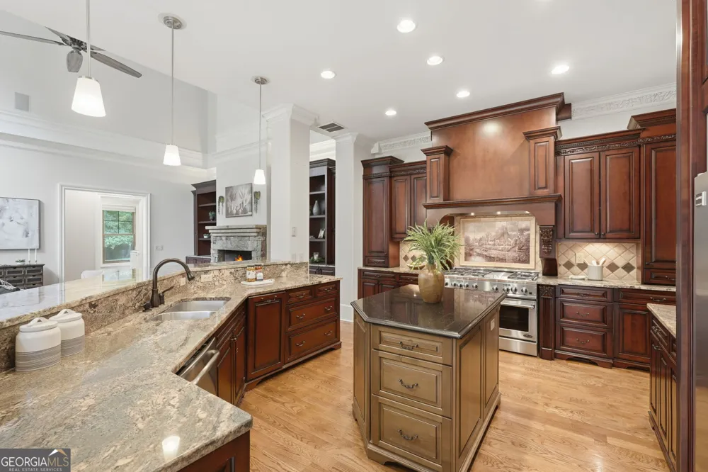 112 Overlook CIR Dawsonville, GA 30534