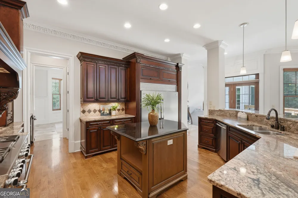 112 Overlook CIR Dawsonville, GA 30534
