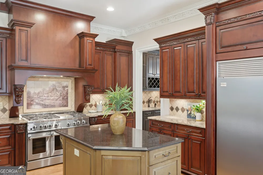 112 Overlook CIR Dawsonville, GA 30534