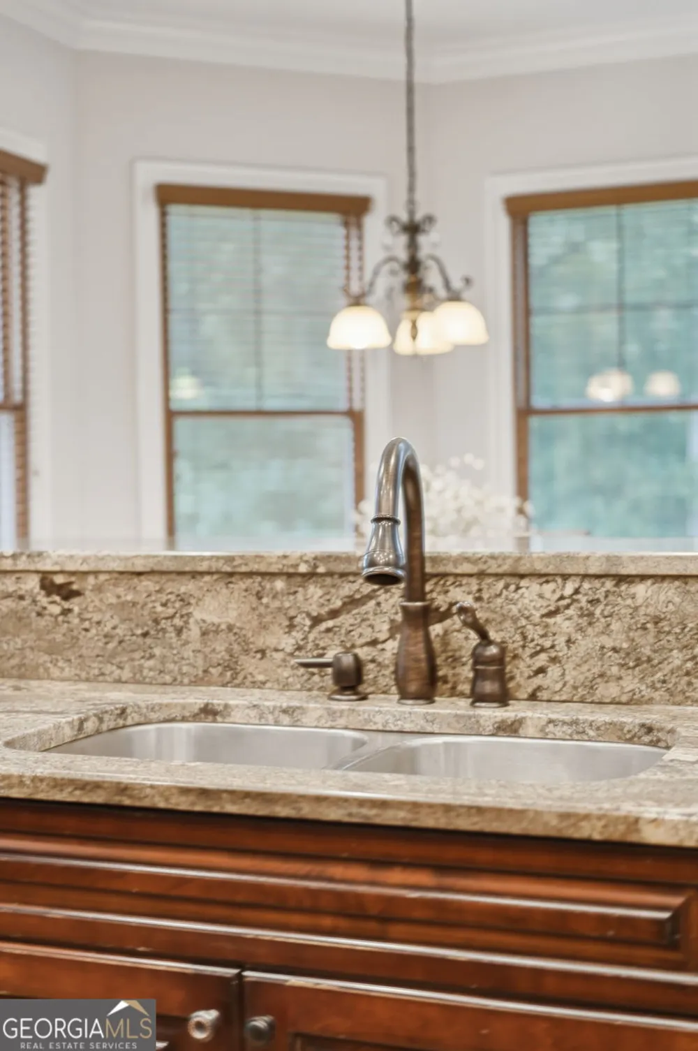 112 Overlook CIR Dawsonville, GA 30534