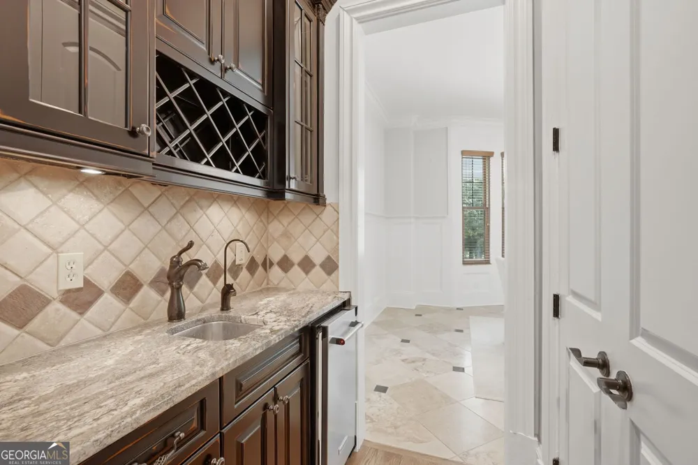 112 Overlook CIR Dawsonville, GA 30534