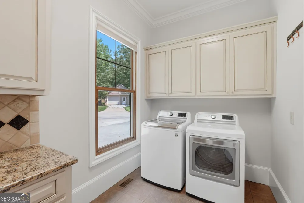 112 Overlook CIR Dawsonville, GA 30534