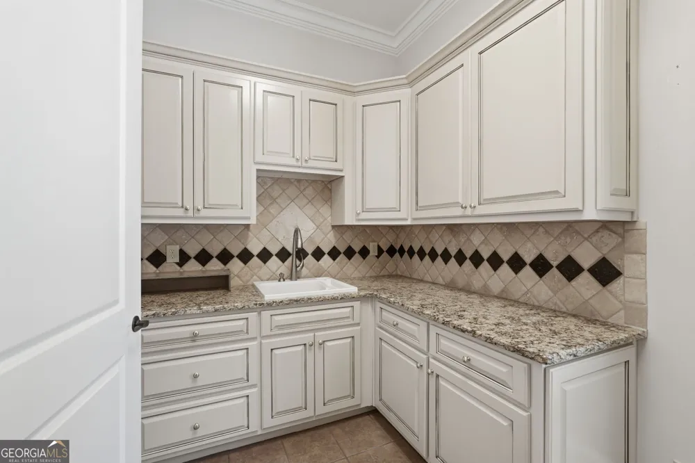 112 Overlook CIR Dawsonville, GA 30534
