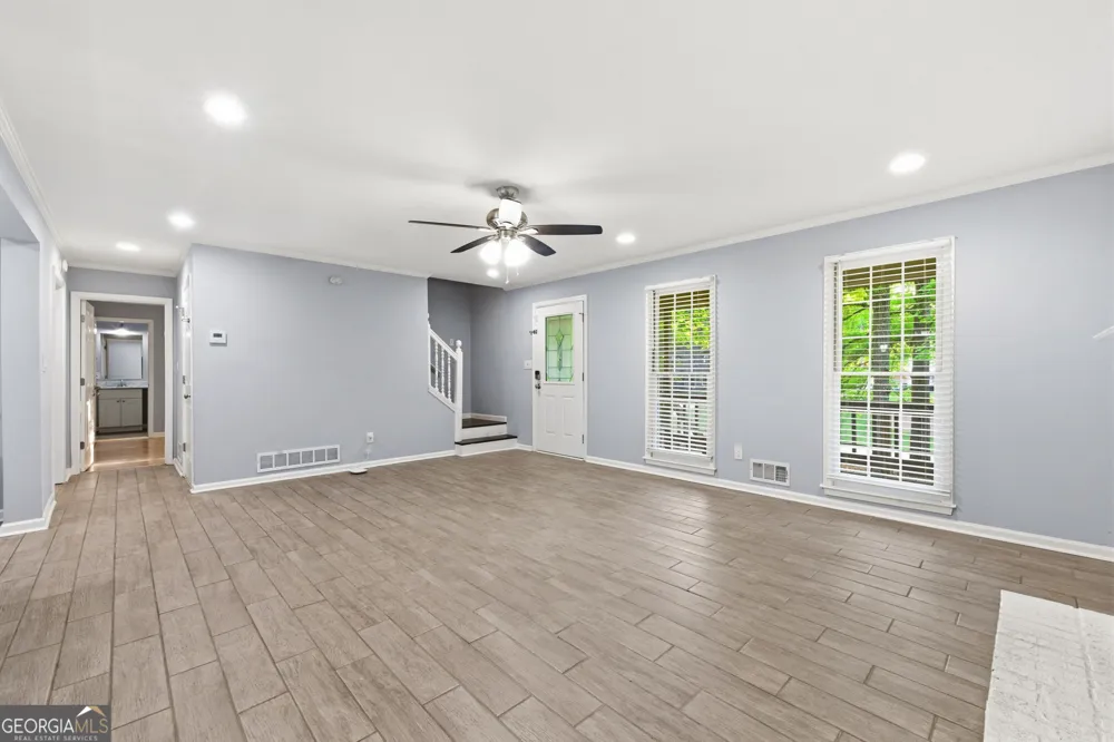 77 Alma DR Dallas, GA 30157