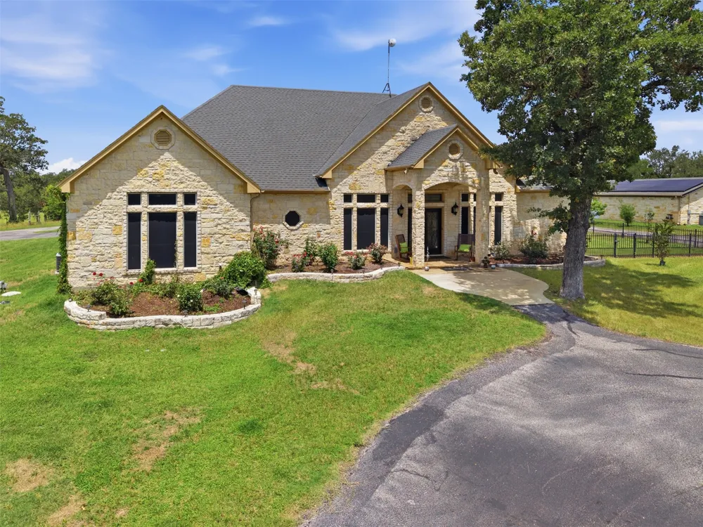 2936 FM 1704 Elgin, TX 78621