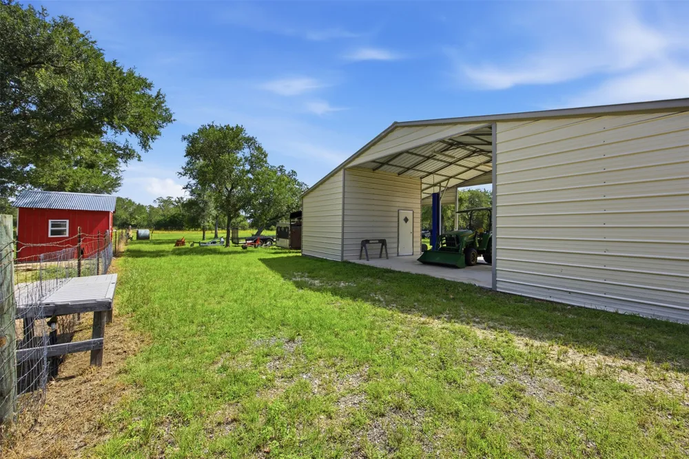 2936 FM 1704 Elgin, TX 78621