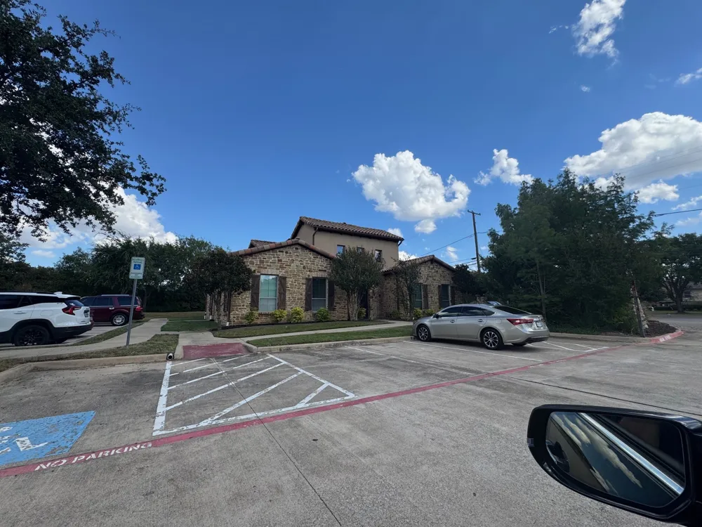 207 E Debbie Lane Mansfield, TX 76063