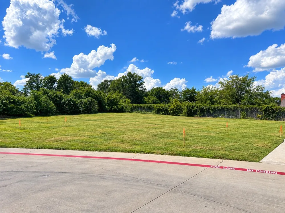 207 E Debbie Lane Mansfield, TX 76063