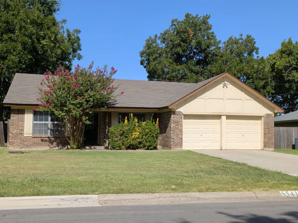 5541 Wood View Street North Richland Hills, TX 76180