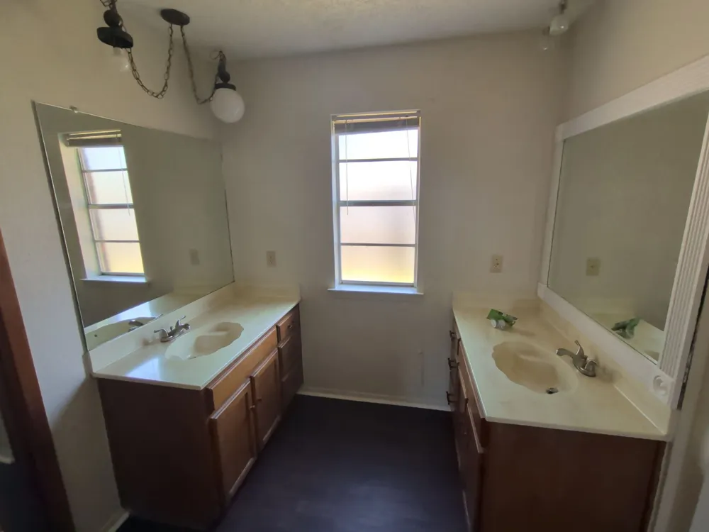 5541 Wood View Street North Richland Hills, TX 76180