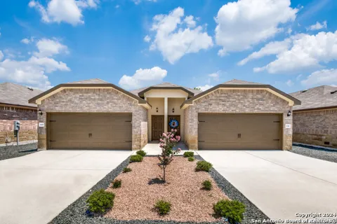 322/324 Emma Dr