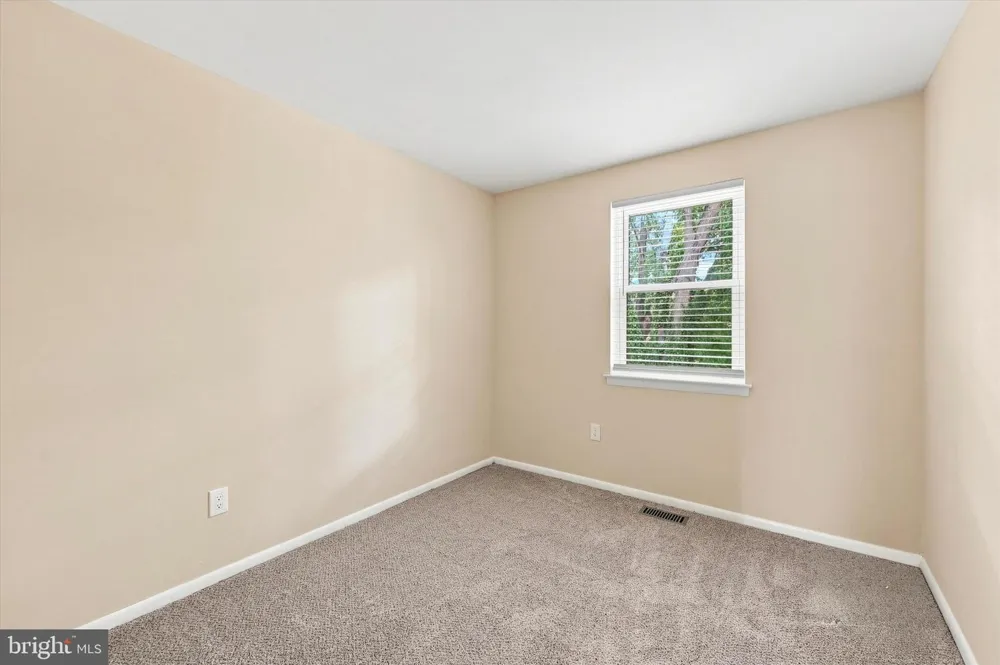 909 CLOVER PLACE Warminster, PA 18974
