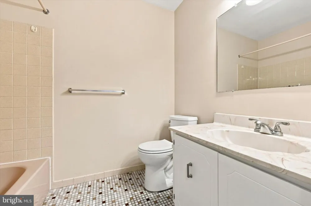 909 CLOVER PLACE Warminster, PA 18974