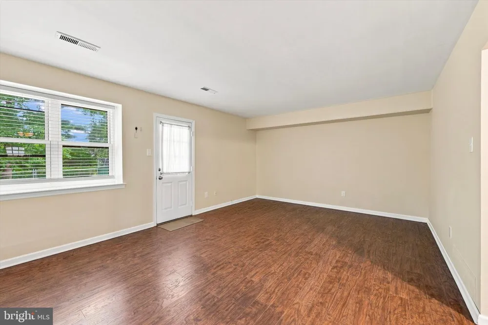 909 CLOVER PLACE Warminster, PA 18974