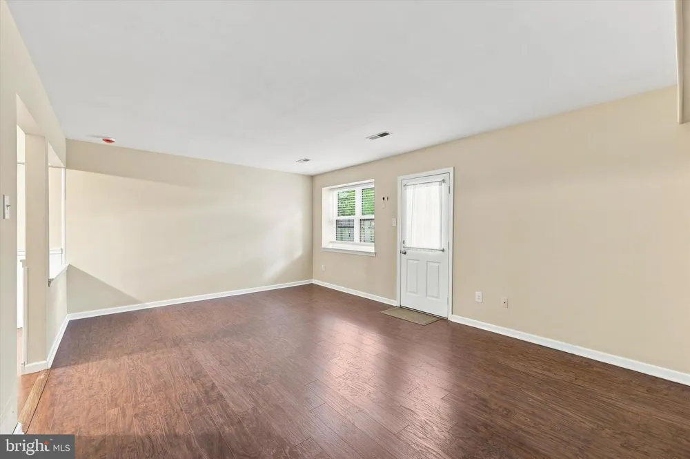 909 CLOVER PLACE Warminster, PA 18974