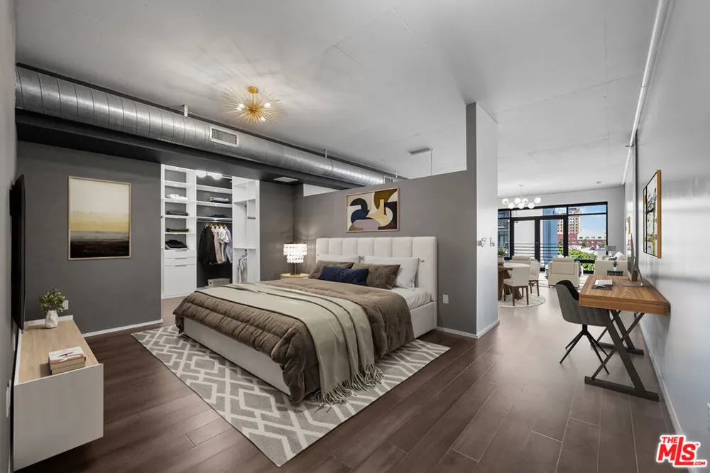 1111 S Grand Avenue #716 Los Angeles, CA 90015