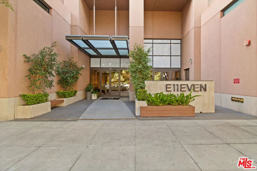 1111 S Grand Avenue #716 Los Angeles, CA 90015