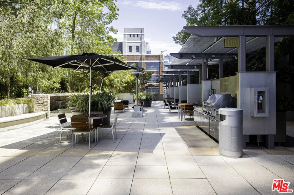 1111 S Grand Avenue #716 Los Angeles, CA 90015