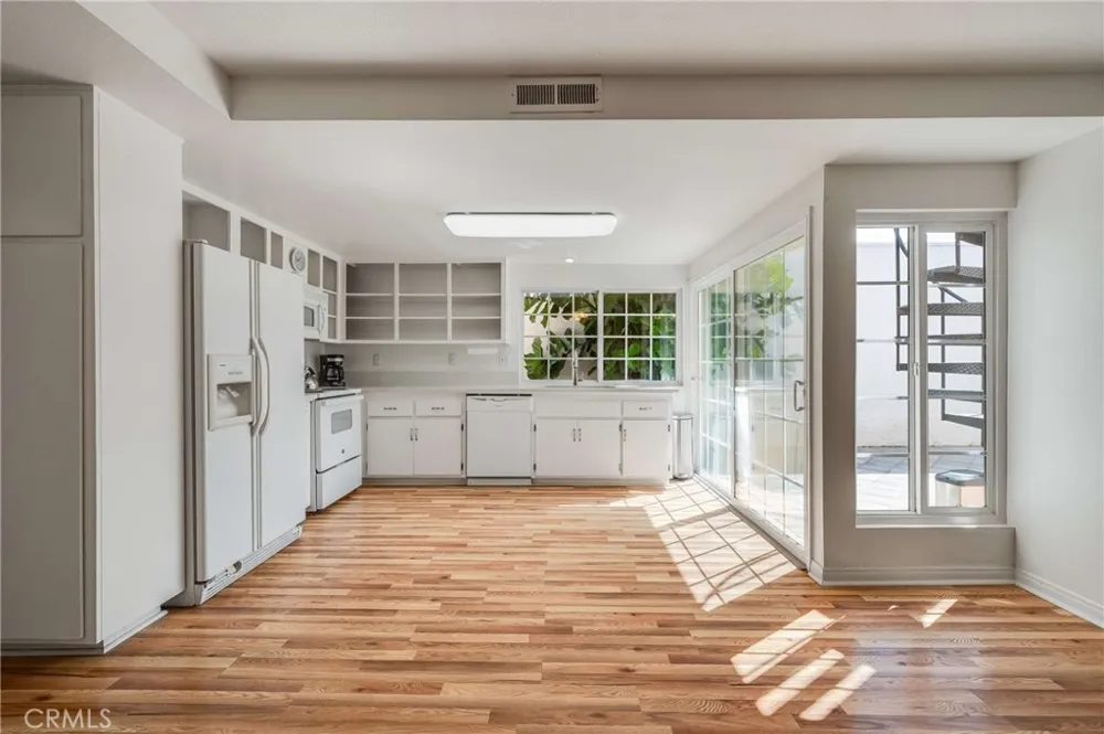 7092 Island Village Drive Long Beach, CA 90803