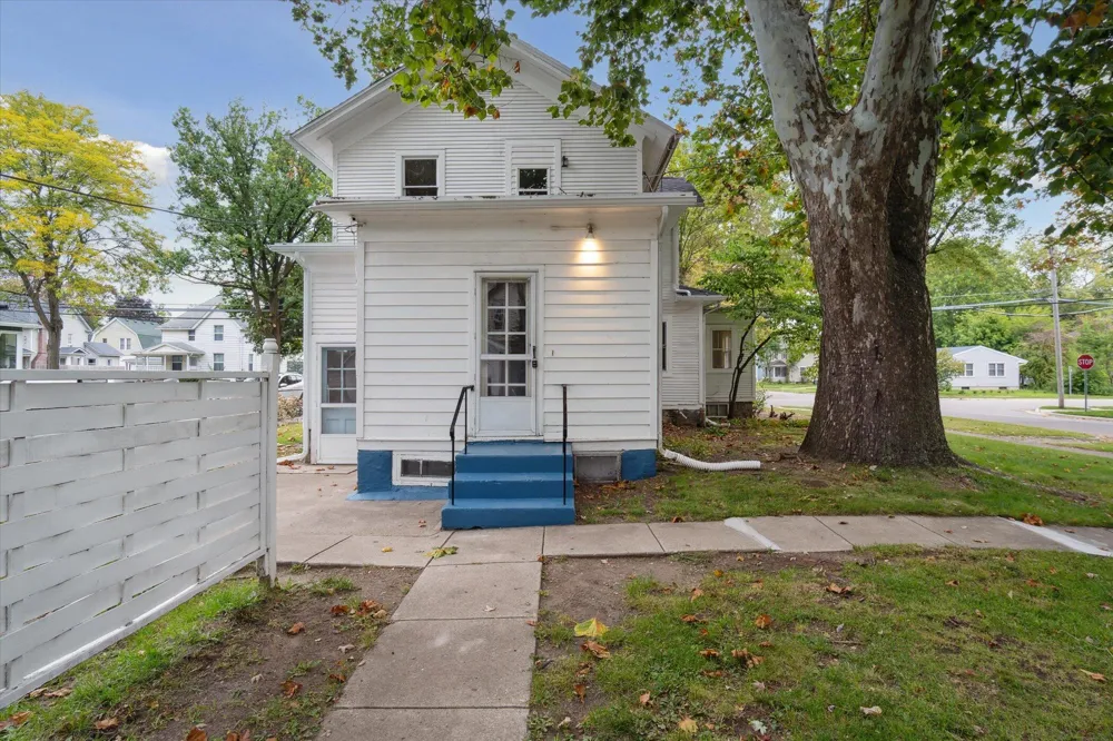 901 W Franklin Street Jackson, MI 49203
