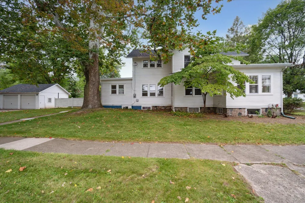901 W Franklin Street Jackson, MI 49203