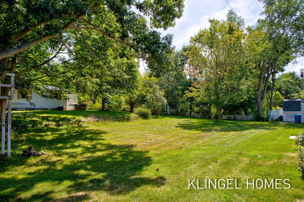 11984 Chickory Drive Grand Haven, MI 49417