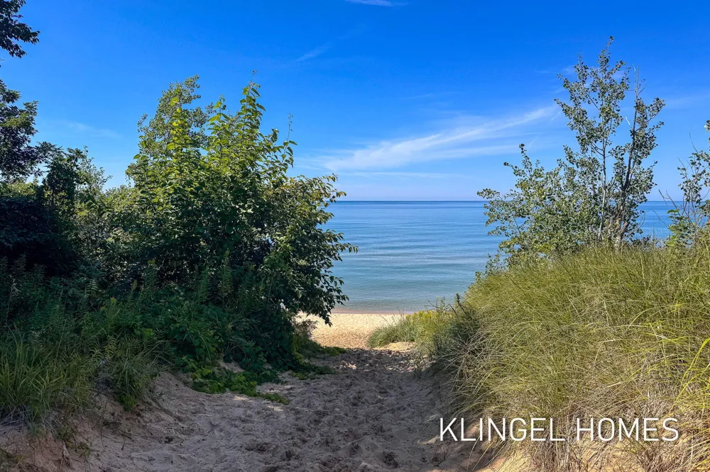 11984 Chickory Drive Grand Haven, MI 49417