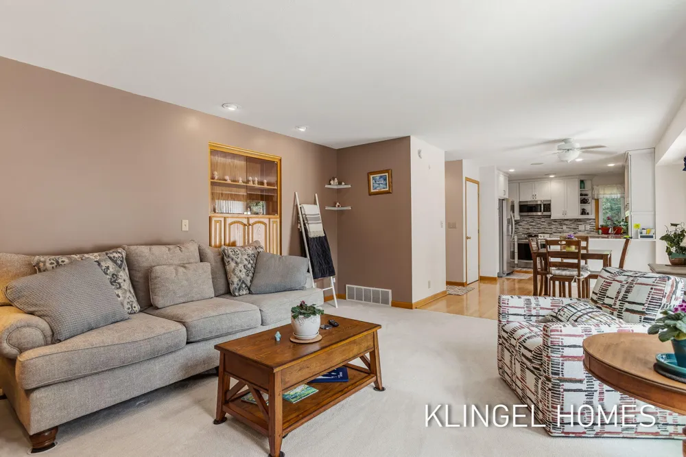 11984 Chickory Drive Grand Haven, MI 49417