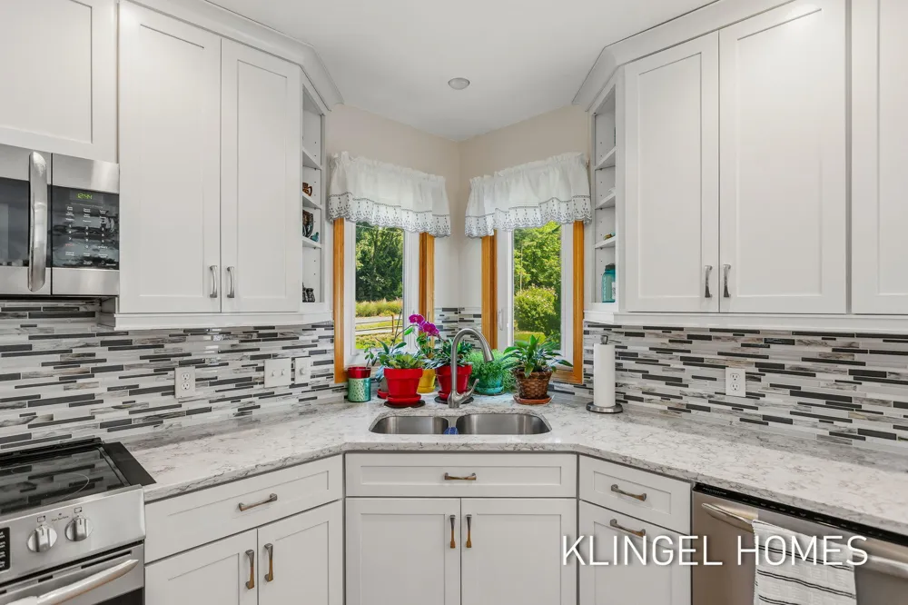 11984 Chickory Drive Grand Haven, MI 49417